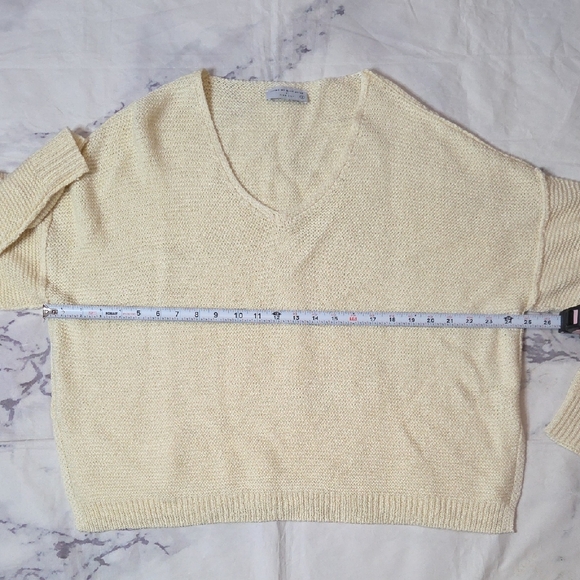 Living My Best Style X Pink Lily Cream V-neck Sweater - Picture 4 of 7